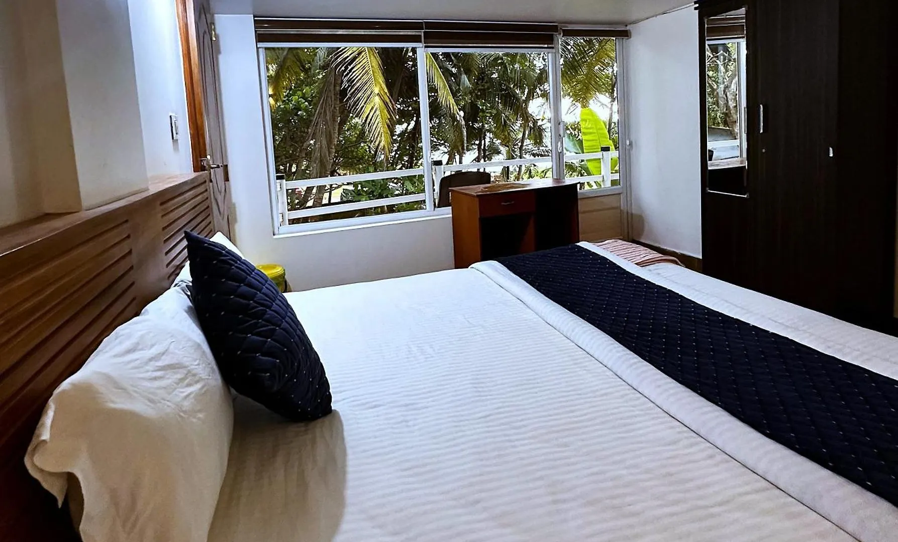 Resort White Shell Beach House Kannur